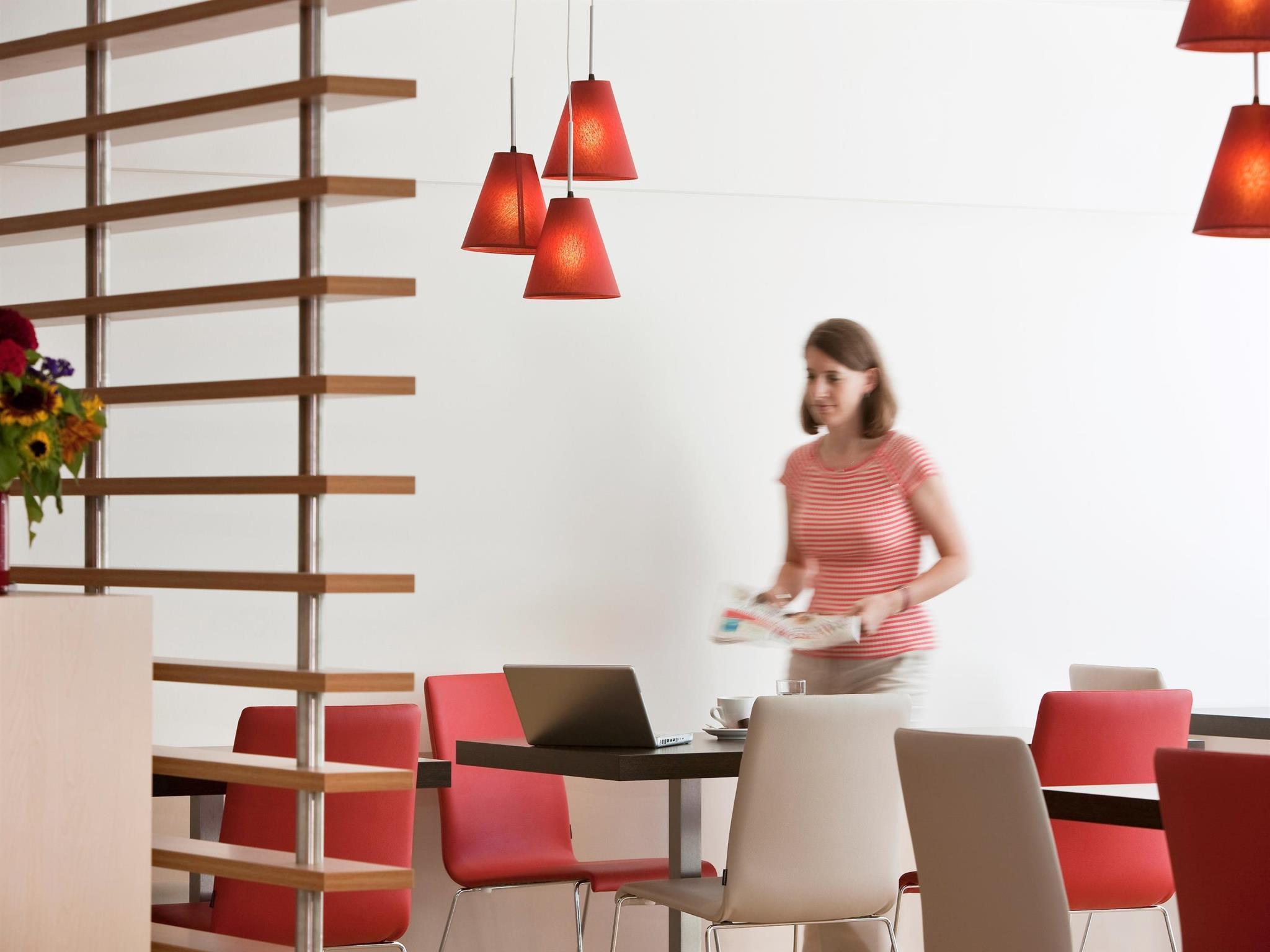 ibis Lausanne Centre Extérieur photo
